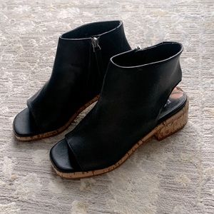 NEW E8 by Miista leather sandals